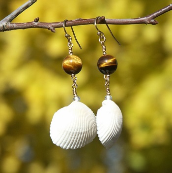 Gold Shell Tiger's Eye Fragrance Earrings $28.99