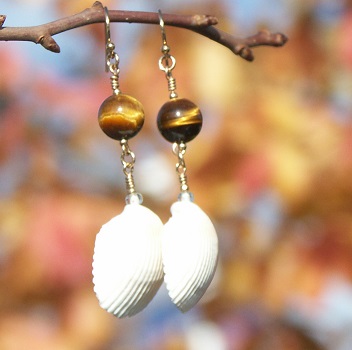 Gold Shell Tiger's Eye Fragrance Earrings $28.99